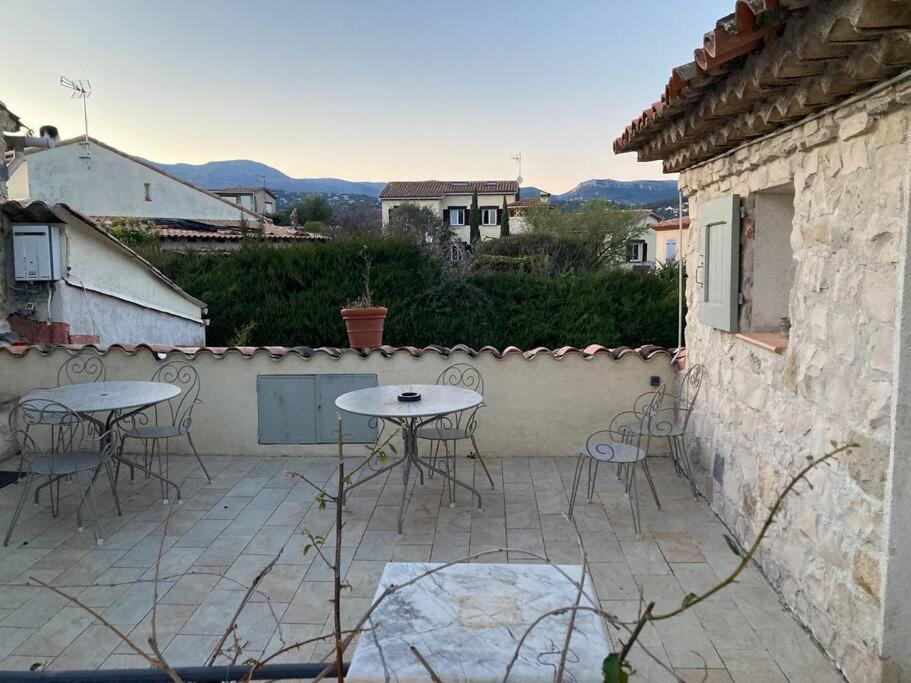 Апартаменти Agreable Chambre D'Hotes Avec Vue Sur Les Collines Ла-Коль-сюр-Лу Екстер'єр фото